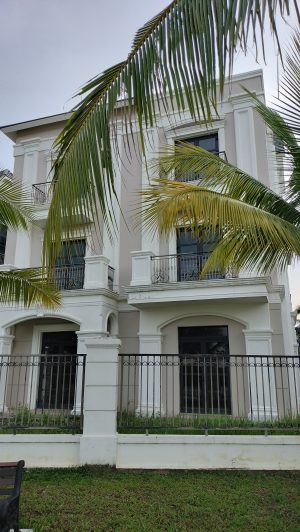 Biệt thự khu Compound hai mặt tiền view sông