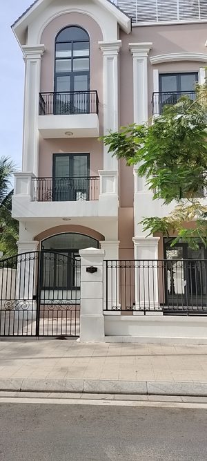 Cho thuê Biệt thự 270m Giá 50 triệu/tháng VINHOMES GRAND PARK